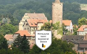 GRÄFIN ANNA - Apartment mit 2 Schlafzimmer für 2-4 Gäste - in der Hinterburg in Schlitz - mit Aufzug, Parkplatz&Garten - direkt an der größten Kerze der Welt - Hunde willkommen